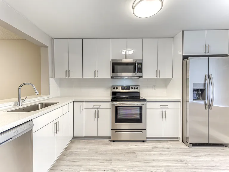 Delray Place Apartments — Photo 13