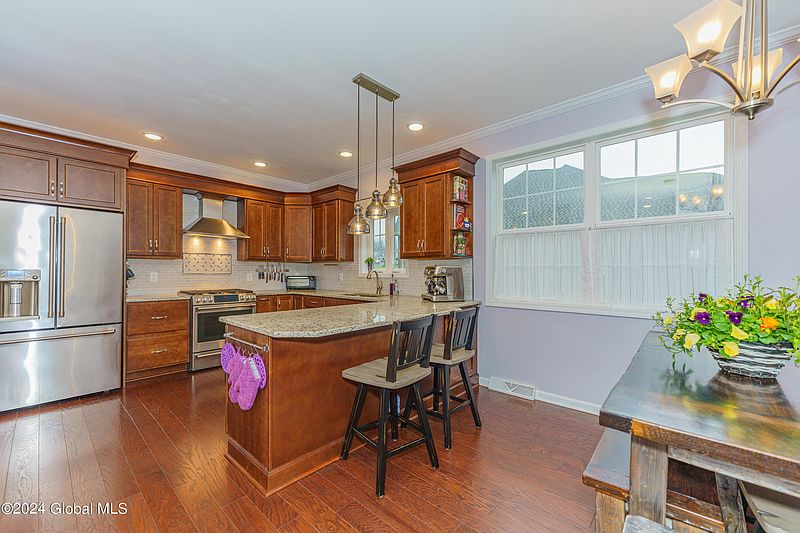 5th image of 501 Anthony Street