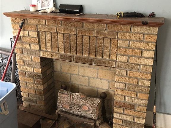 2nd image of 709 S Jefferson Ave
