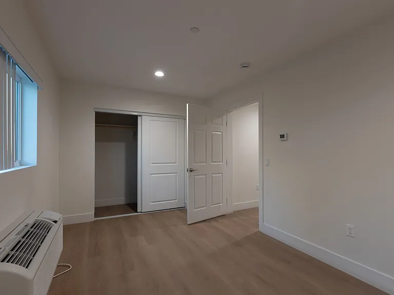 7311 S Broadway — Photo 10