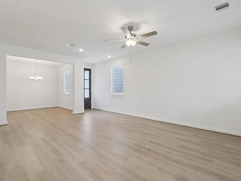 404 Sunrise Ranch Dr — Photo 3