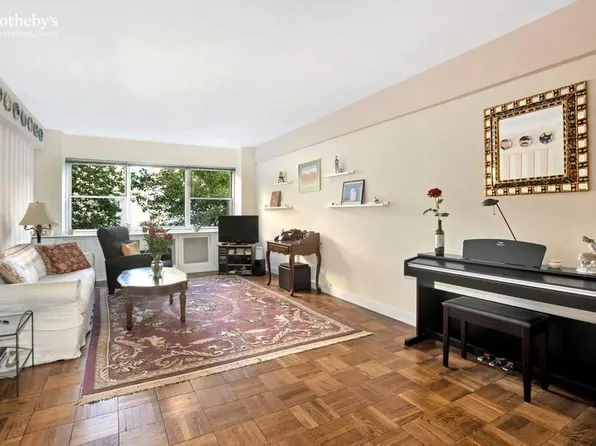 333 East 46th Street image 1 of 10