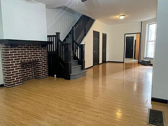 4th image of 6114 Master St