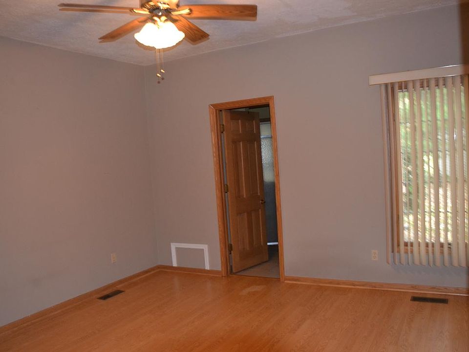 Master Bedroom with walk-in closet