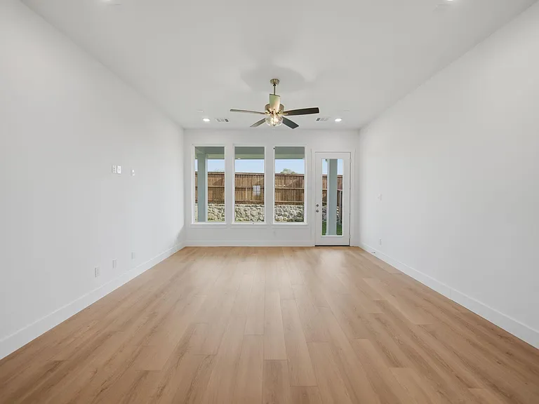 328 Chestnut St — Photo 7