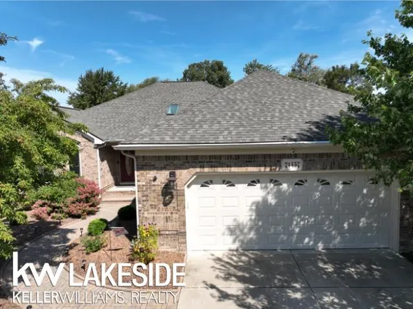 21457 Bay Hills Dr, Macomb, MI 48044