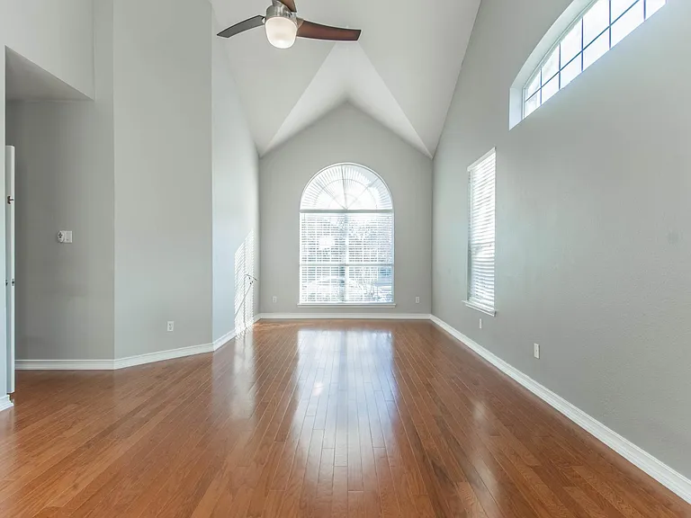 1521 Hidden Cove Ct — Photo 5