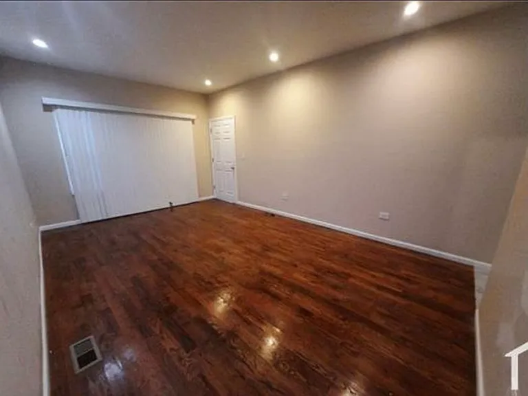 8551 S Manistee Ave #2 — Photo 7