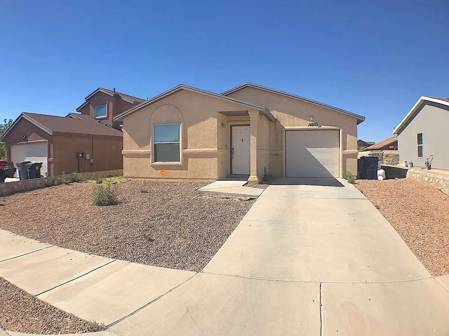 East El Paso 3bed/2bath Refrig A/C — Photo 1