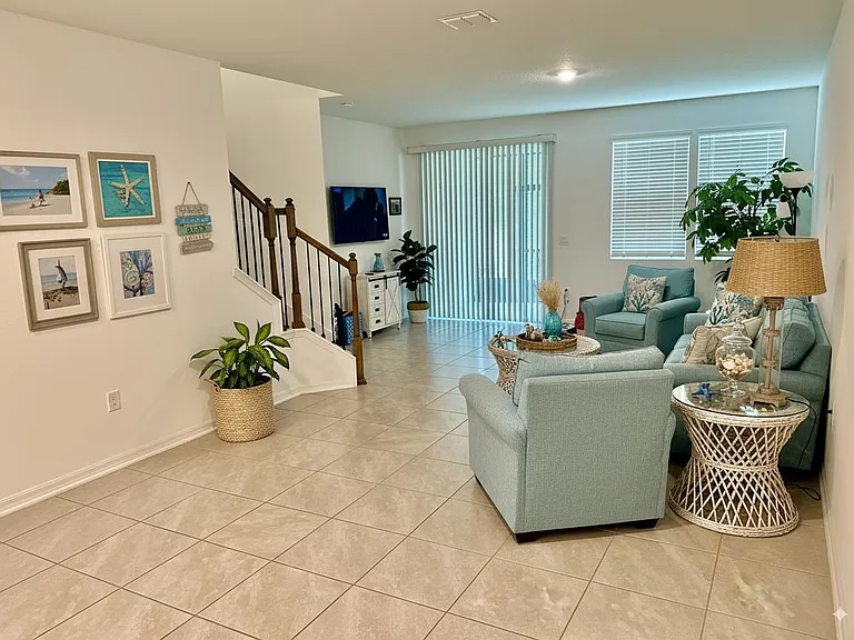 303 Redbud Rd — Photo 4
