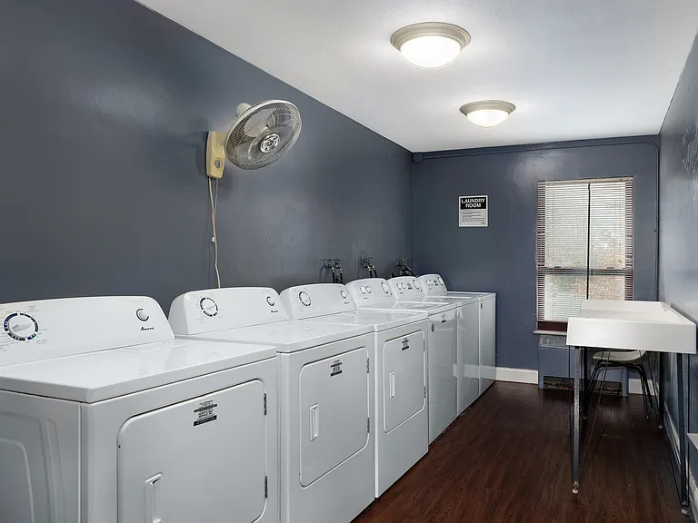 Laundry Center