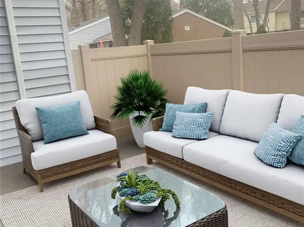 217 Springmeadow Drive #E, Holbrook, NY 11741