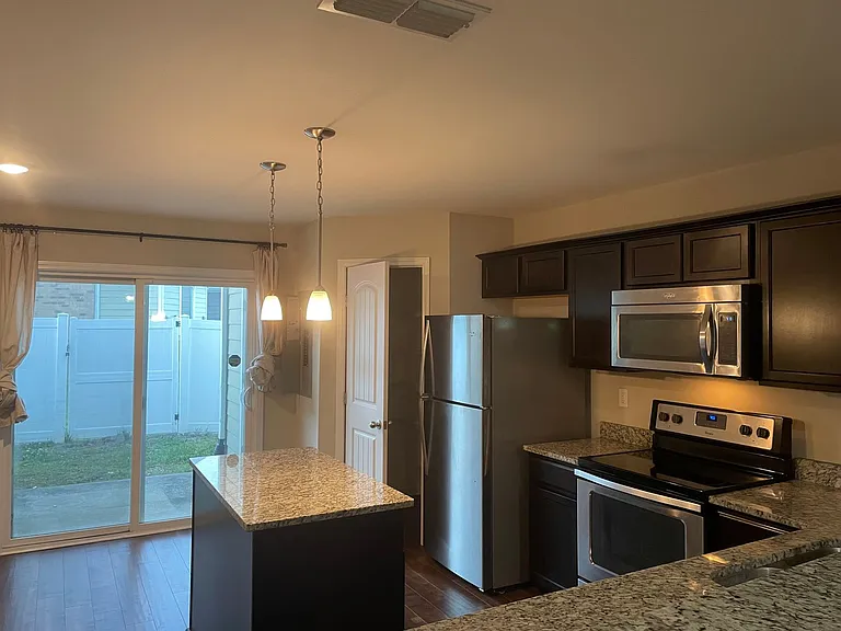 123 Cobblestone Place Dr — Photo 5