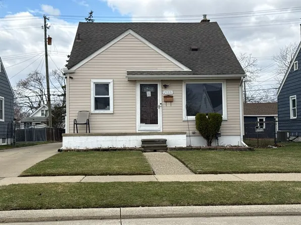 26651 La Salle St, Roseville, MI 48066