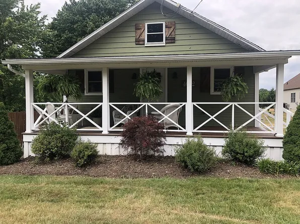 4062 Cottage Grove Rd, Uniontown, OH 44685
