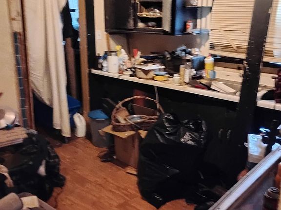 3rd image of 1109 W Mount Vernon Street