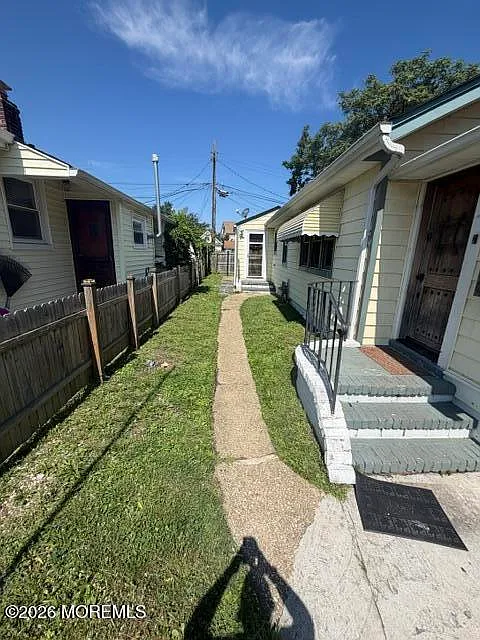 3 bed, 690 sqft, $2,475 — Photo 4