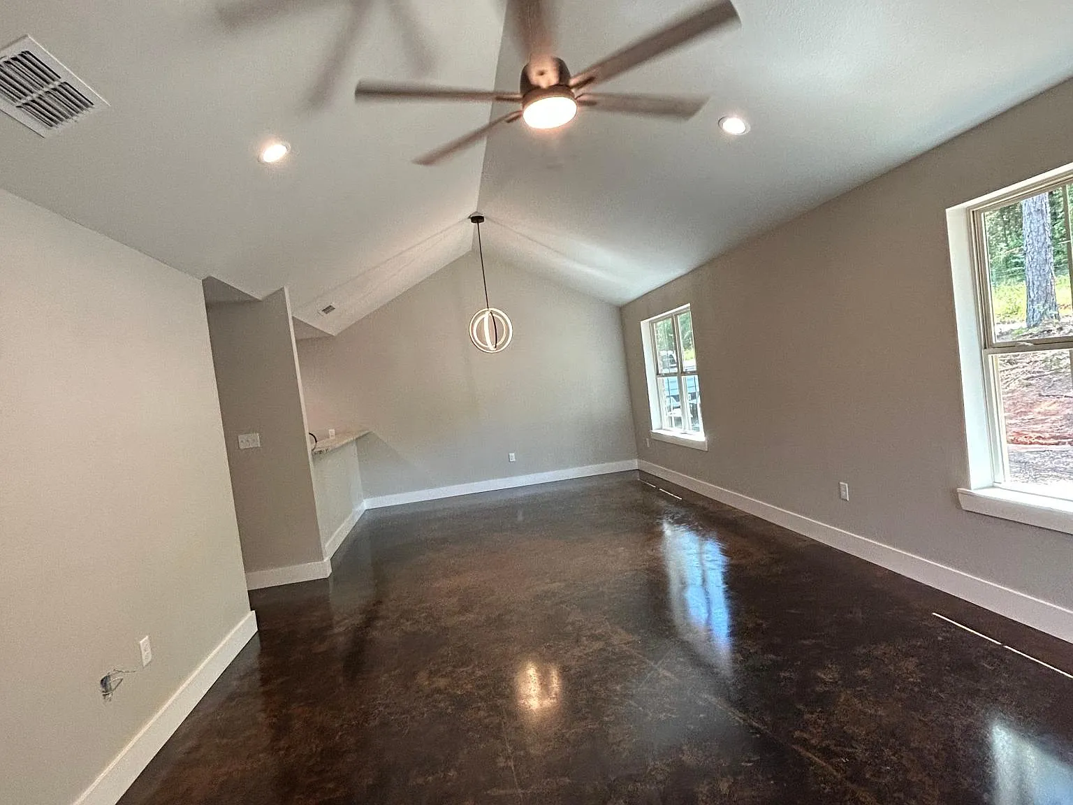 3 bed, 1376 sqft, $1,725 — Photo 3