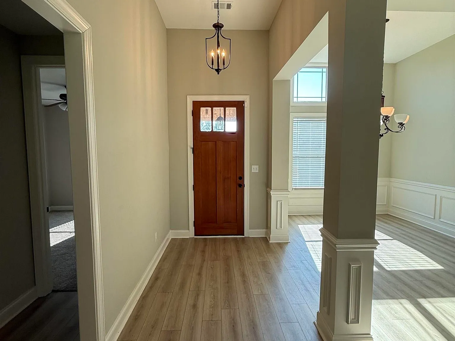 3 bed, 2.0 bath, 1762 sqft, $1,900 — Photo 3