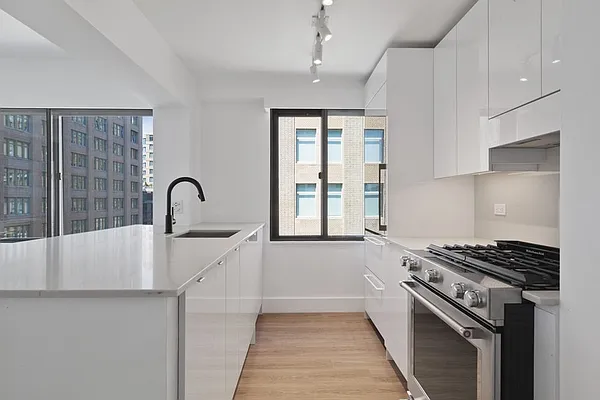 Rented by Greystar | media 3