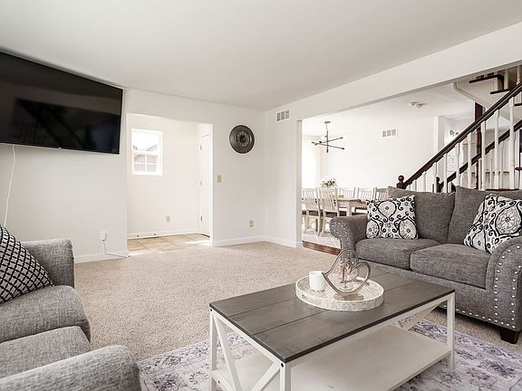 5th image of 3764 Harwood Ln