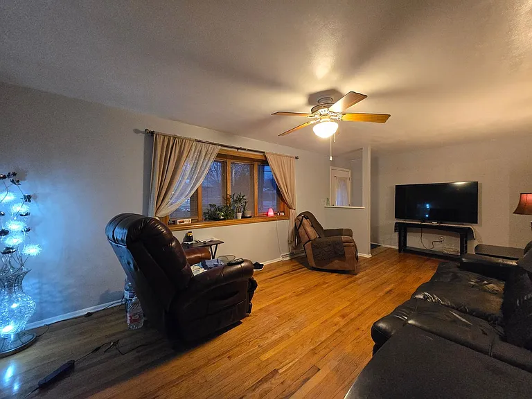 1070 Nagle Ct — Photo 9