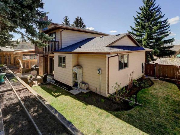 19 S Edgewood Pl NW, Calgary, AB T3A 2T8