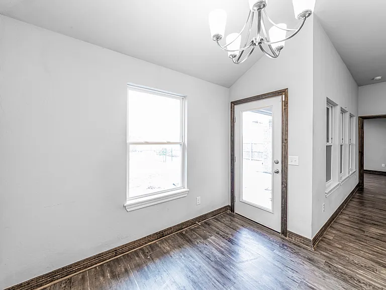 1213 S Landry Ln — Photo 13