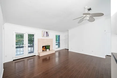 2425 Augusta Dr Photo 1