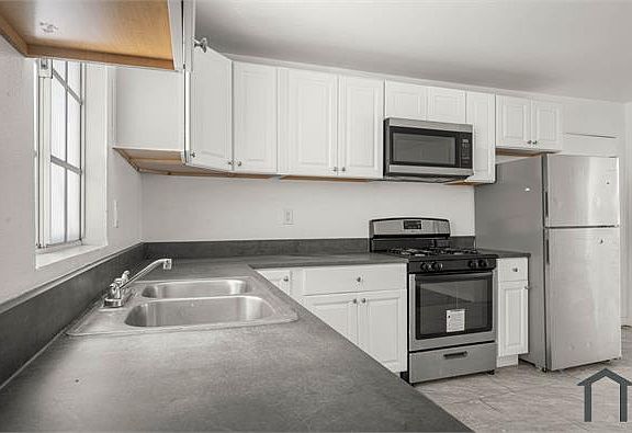 3rd image of 5442 Virginia Ave #102