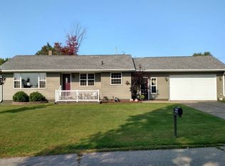 661 Bluff St, Quinnesec, MI 49876