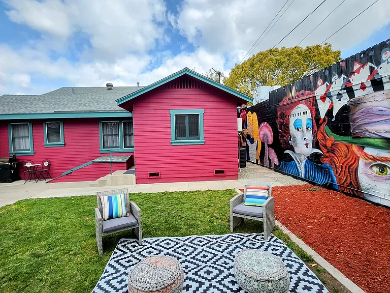 616 W Chapman Ave — Photo 9