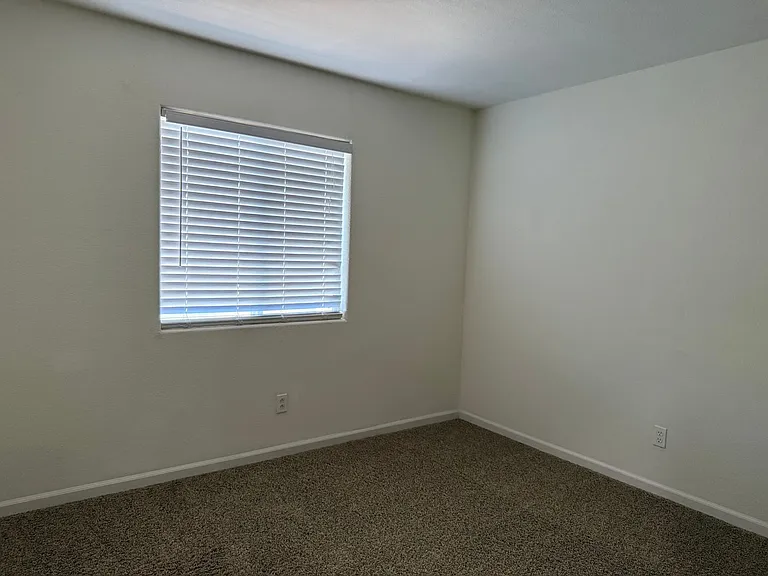 2931 Logansport Way — Photo 30