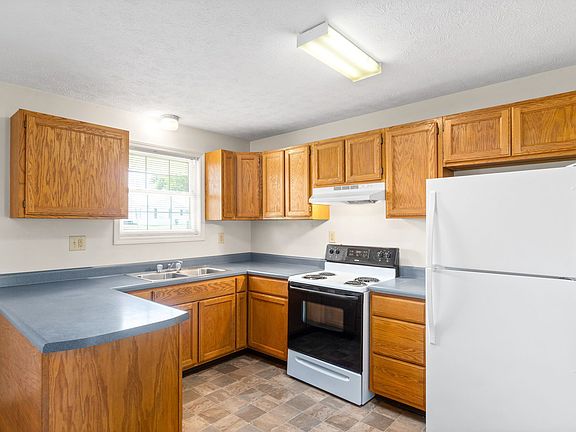 4th image of 280 Thompsonville Ln APT B