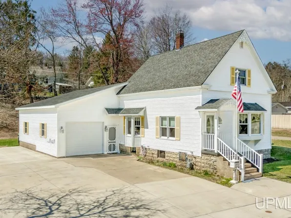 956 Main St, Niagara, WI 54151