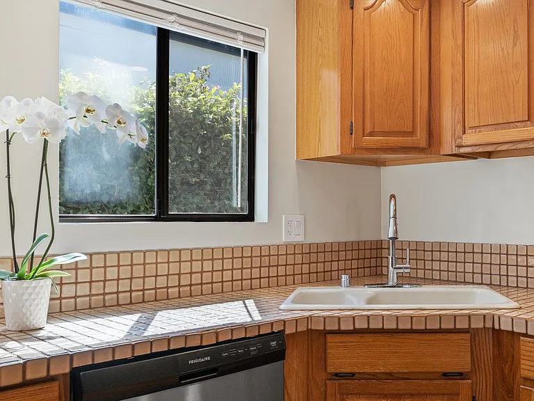 822 Shirley Ave — Photo 14