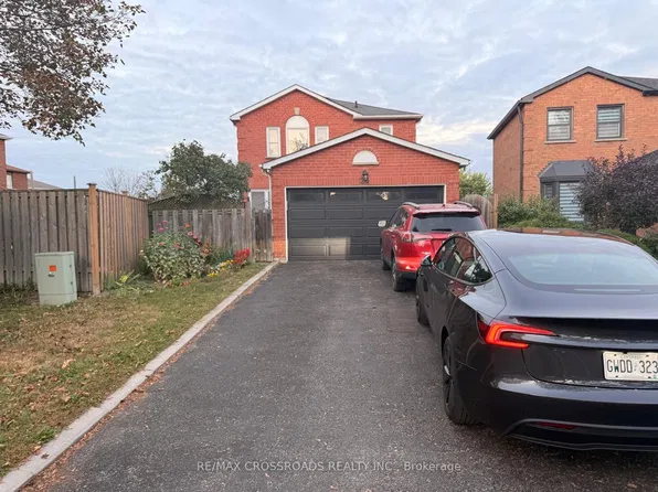 21 Fernbank Pl, Whitby, ON L1R 1S9