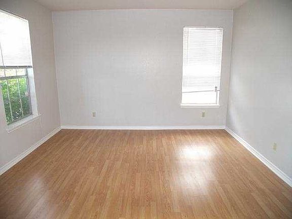 3rd image of 13321 Amasia Dr