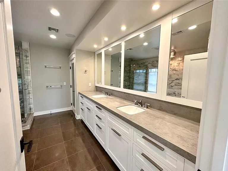 1616 N Ogden Dr — Photo 39