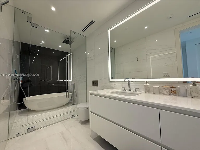 300 Biscayne Boulevard Way #2706 — Photo 9