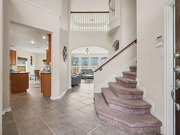 4th image of 806 Dawn Ridge Way