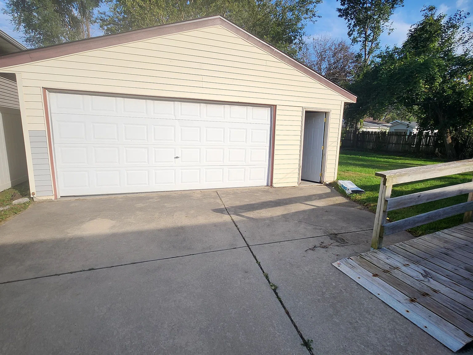 3 bed, 1248 sqft, $2,000 — Photo 2