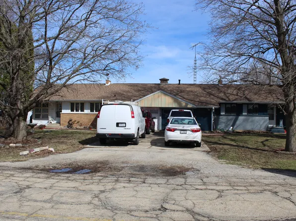 402 N East St, Somonauk, IL 60552