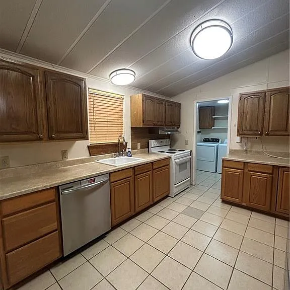 1205 Maple Ave — Photo 9