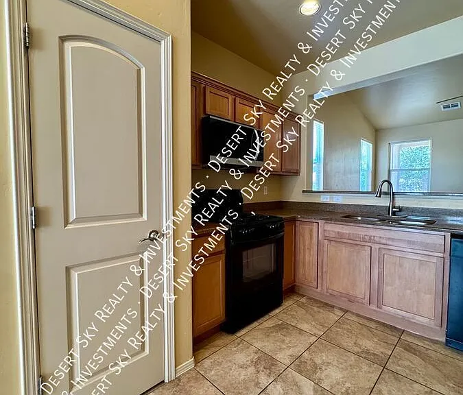 5835 Organ Peak Dr — Photo 6