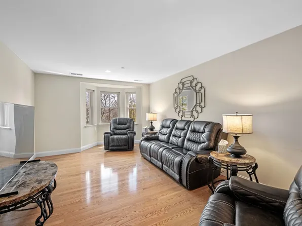 120 Wyllis Ave Unit 315, Everett, MA 02149