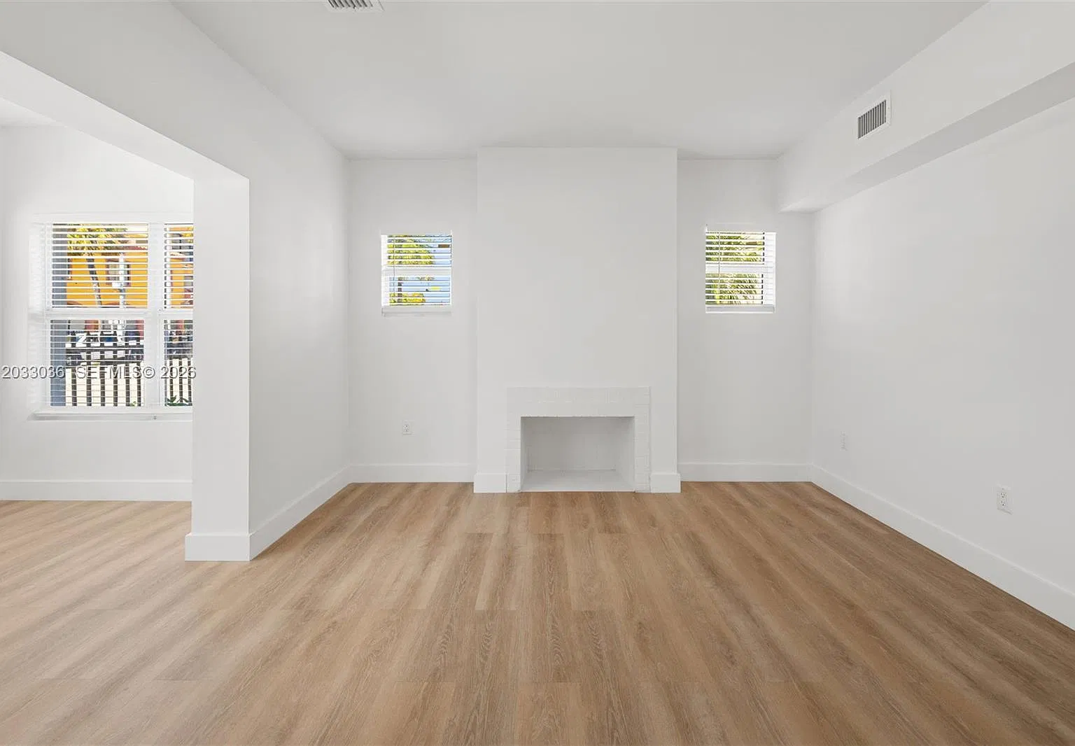 2 bed, 882 sqft, $2,550 — Photo 4