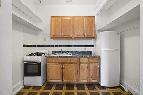 Rented by Halstead Real Estate | media 20