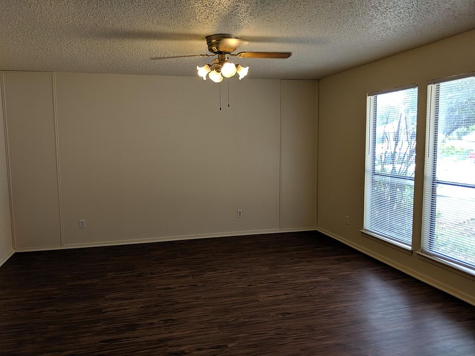 2nd image of 2560 Windy Pine Ln