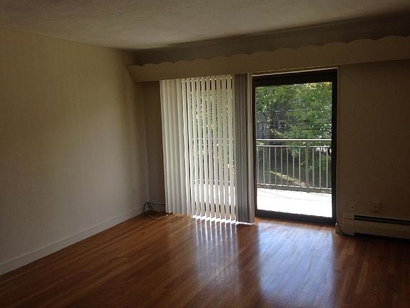 ~Pics from similar unit in this bldg